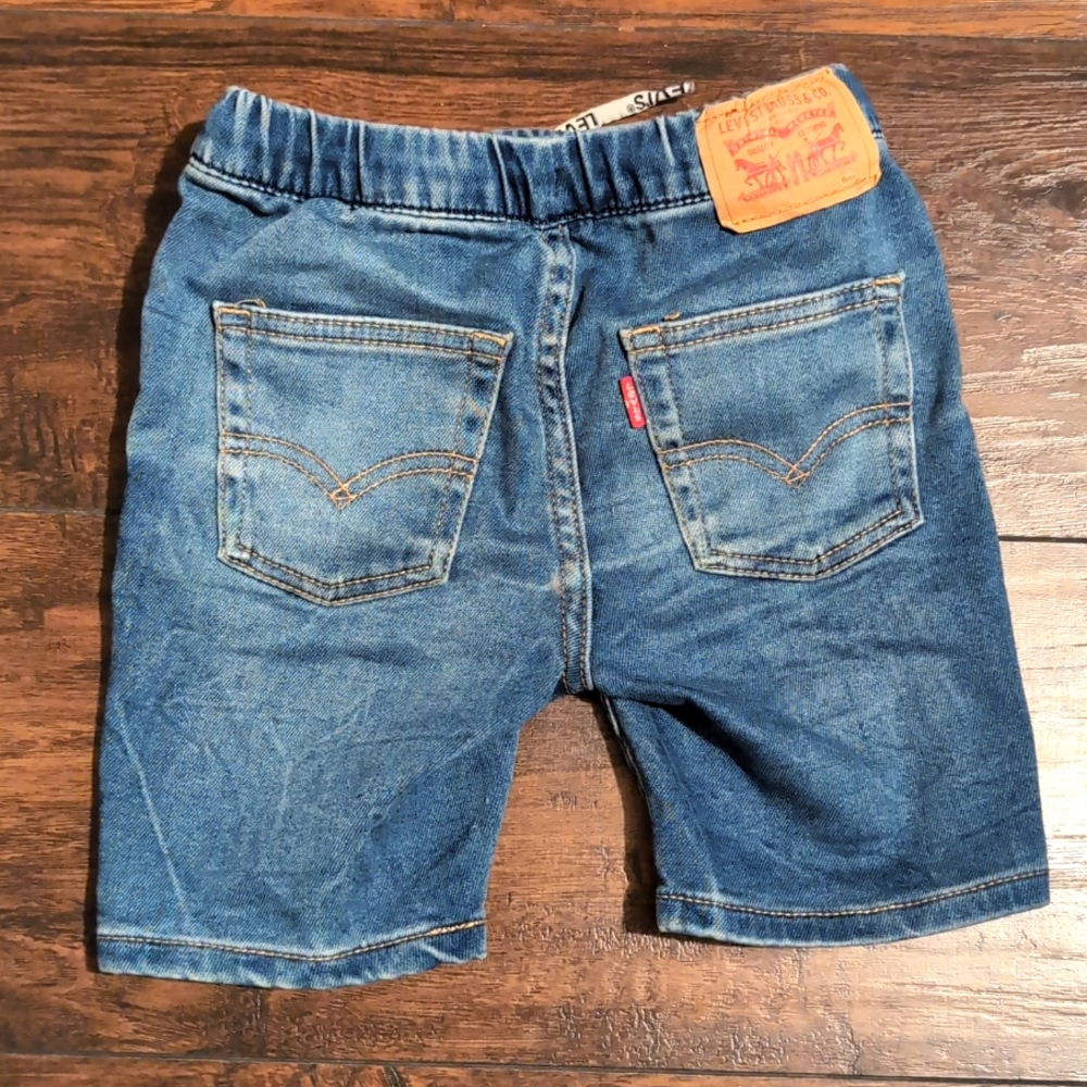 Levi's